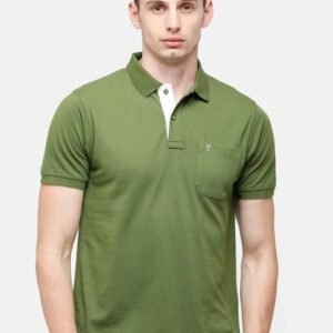 Classic Polo Men Green Solid Polo Collar T-shirt
